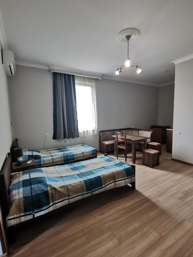 Guest House Eden Тбілісі Екстер'єр фото