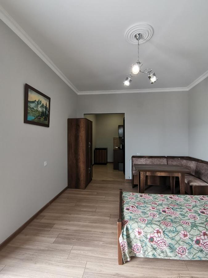Guest House Eden Тбілісі Екстер'єр фото